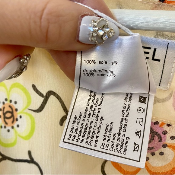SALE!CHANEL Vintage silk top - Picture 13 of 13